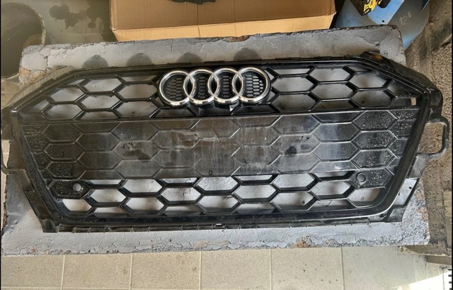 Решетка 8W0853651EB VAG