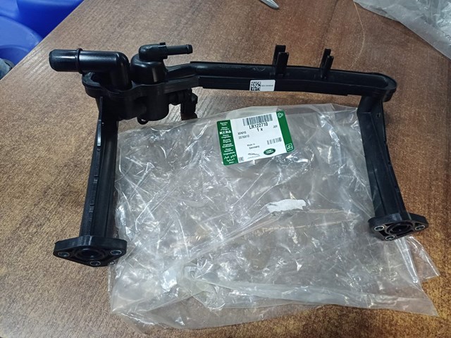 LR122710 LAND ROVER Шланг (патрубок) системы охлаждения купить в Тернополь
