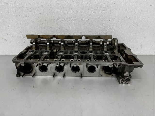 Головка блока цилиндров (ГБЦ) 11127624429 BMW