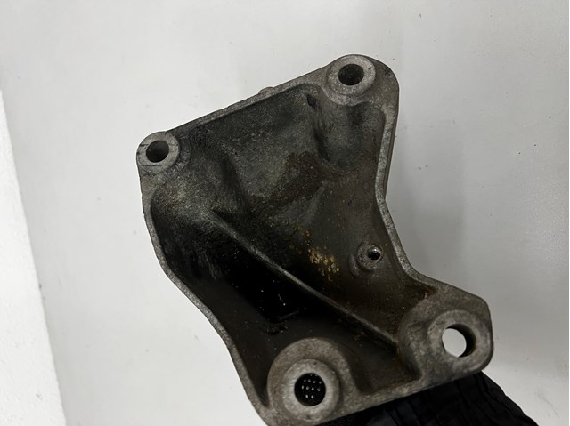 22116781916 BMW Кронштейн подушки (опоры) двигателя правой купить в Житомир