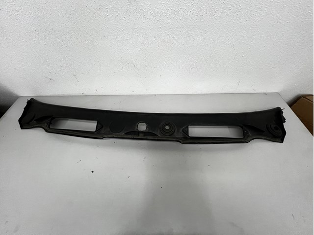 Решетка стеклоочистителей 51717180743 BMW