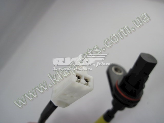 Датчик АБС (ABS) задний, правый 956801D100 HYUNDAI