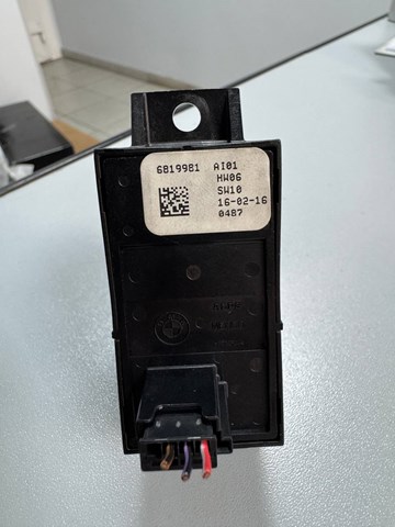6819981 BMW Клавиша электромеханического стояночного тормоза купить в Одесса