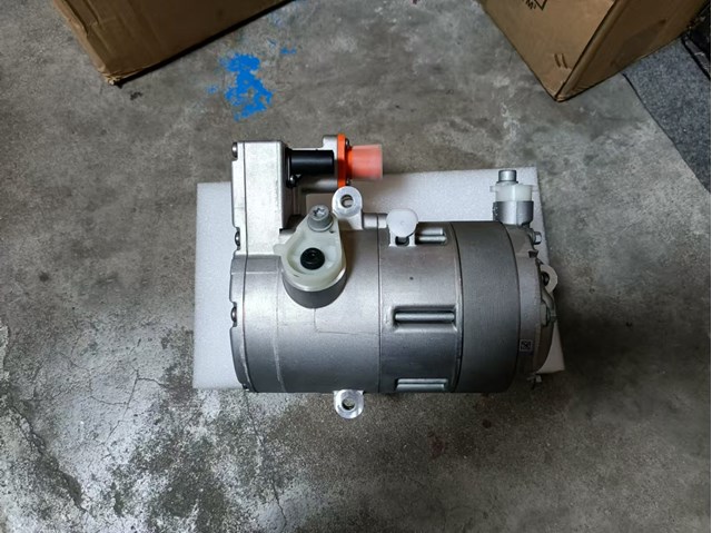 VAG 5QE816803J Компрессор кондиционера в наличии Каменское