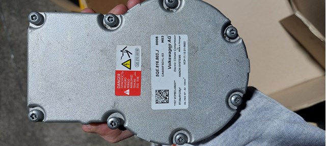 5QE816803J Компрессор кондиционера купить Харьков