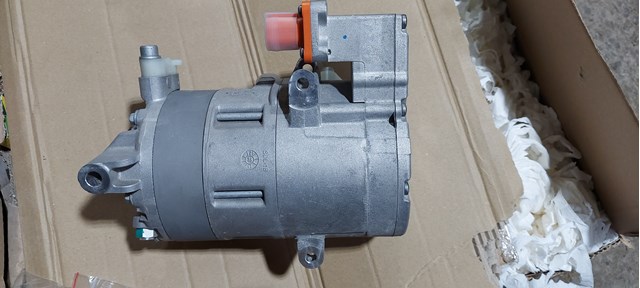 Компрессор хладагента 5QE820803A VAG