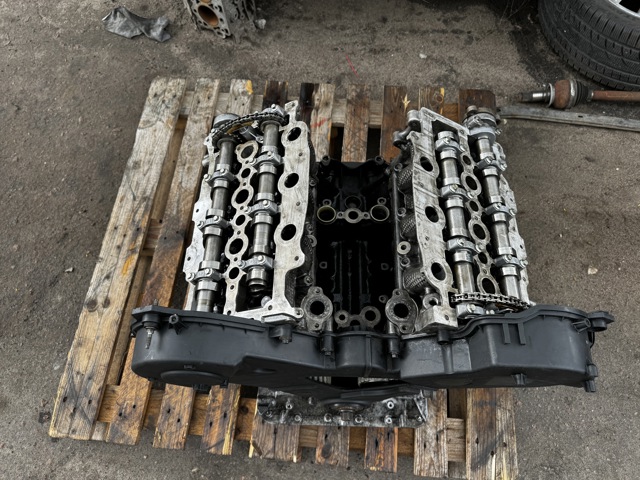 LR038168 LAND ROVER Блок цилиндров двигателя купить в Харьков