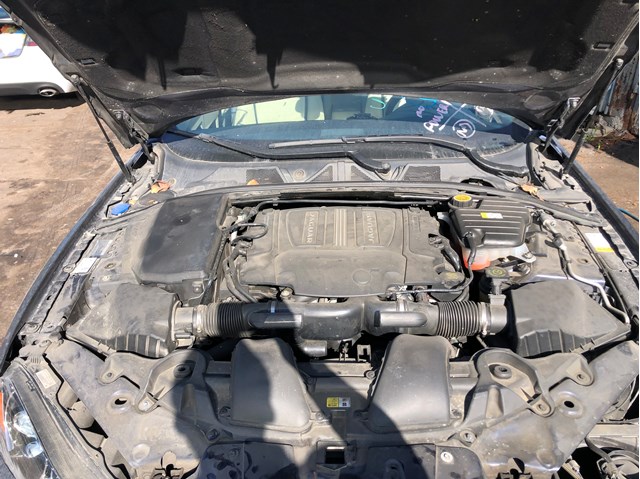 Блок цилиндров двигателя LR062617 LAND ROVER