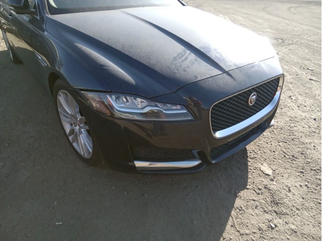 Боковая часть передняя правая XR858570 JAGUAR
