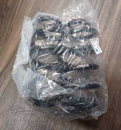 Пружина подвески задняя 13276205 OPEL