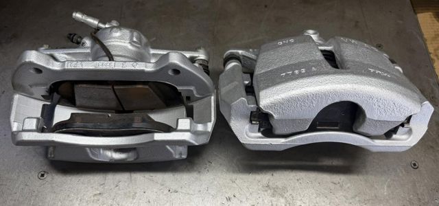 VAG 8V0615123A Суппорт тормозной передний левый в наличии Ровно