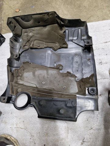 03L103925P VAG Крышка двигателя купить в Ирпень