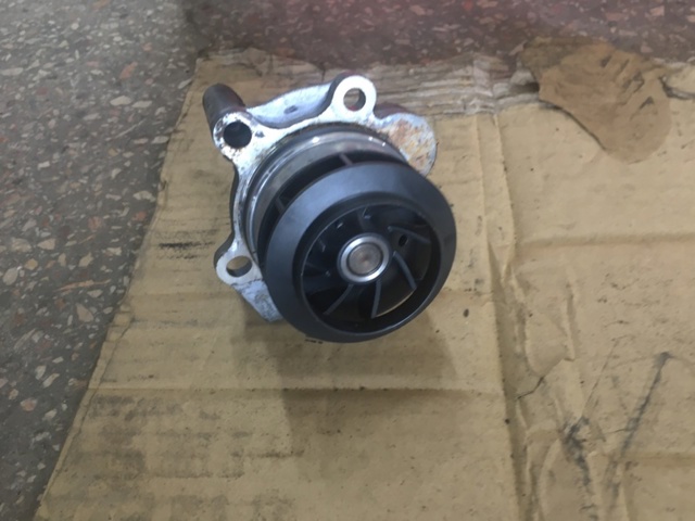 VAG 03L121011G Помпа водяная (насос) охлаждения в наличии Днепр