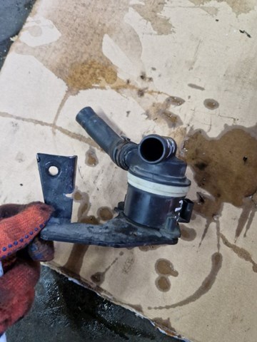 03L965561 VAG Дополнительная помпа купить в Чернигов