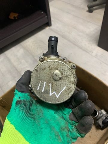 Насос вакуумный 1465000Q2C NISSAN