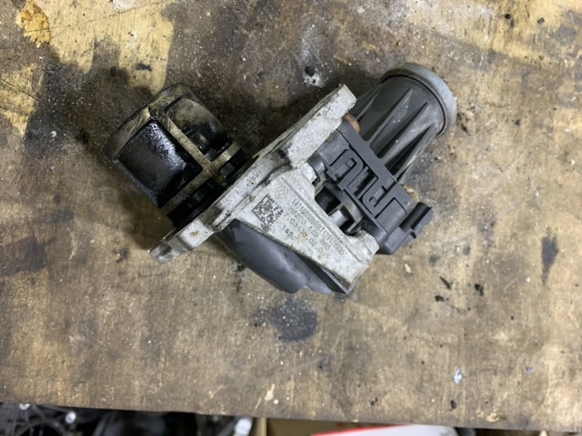 RENAULT 147105308R Клапан EGR рециркуляции газов в наличии Ирпень