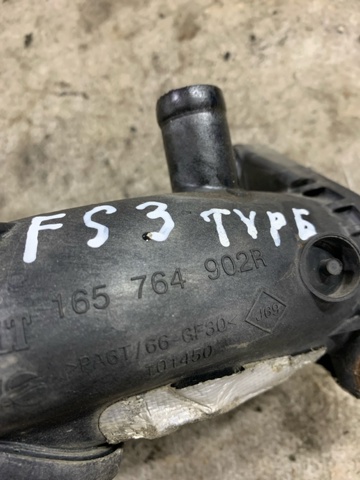 165763328R RENAULT Шланг (патрубок) интеркуллера купить в Ровно