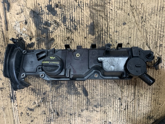 Крышка клапанов 1685815 FORD