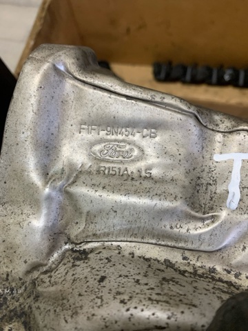 1867698 FORD Защита (тепловой экран) выпускного коллектора купить в Киев