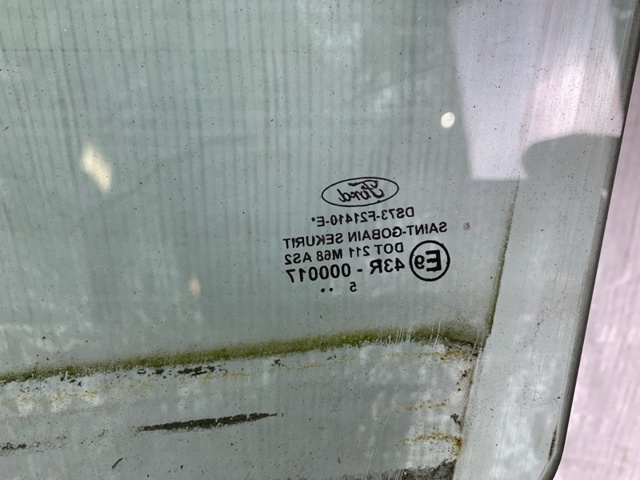 FORD 1869868 Стекло двери передней правой в наличии Ровно