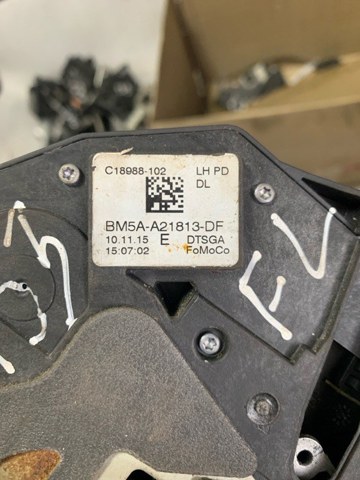 FORD 2070982 Замок двери передней левой в наличии Черкассы