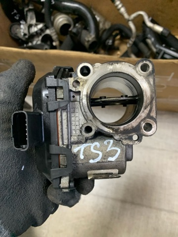 Дроссельная заслонка в сборе 2168321 FORD