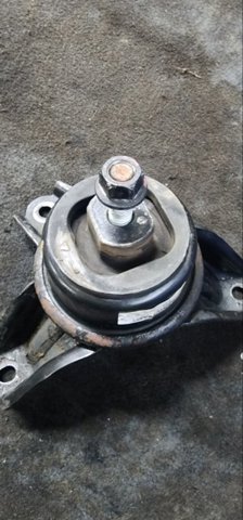 218102S000 Правая подушка двигателя купить Сумы
