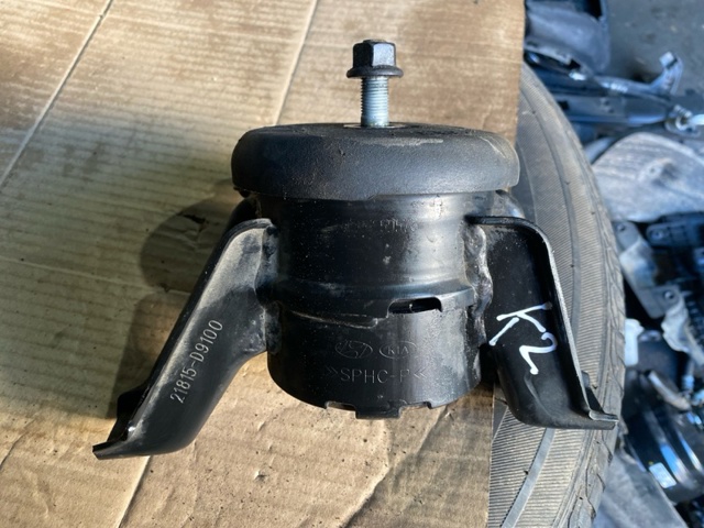 Подушка двигателя 21810D9200 HYUNDAI