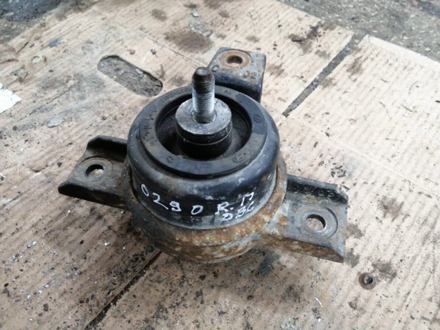 Правая опора двигателя 218112B100 HYUNDAI