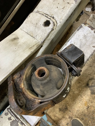 219102B100 HYUNDAI Подушка (опора) двигателя передняя купить в Запорожье