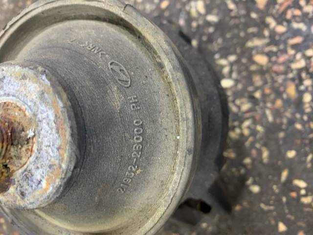 HYUNDAI 219302B900 Подушка (опора) двигателя задняя в наличии Ровно