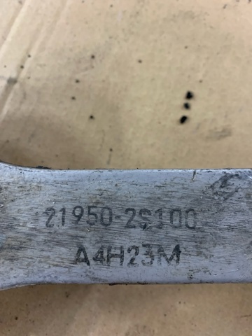 HYUNDAI 219502S100 Подушка (опора) двигателя передняя в наличии Черкассы