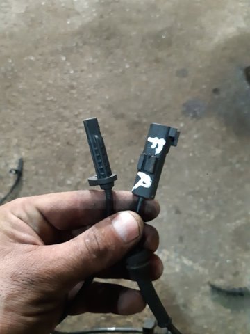 2258086 FORD Датчик АБС (ABS) передний правый купить в Винница