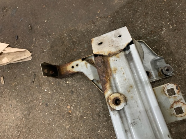 2319403 FORD Усилитель переднего бампера купить в Запорожье