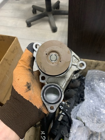Водяной насос 251002A300 HYUNDAI