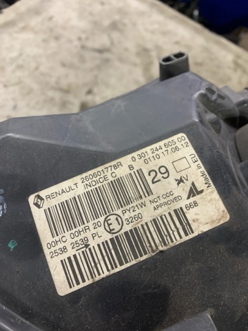 260602722R RENAULT Левая фара купить в Николаев