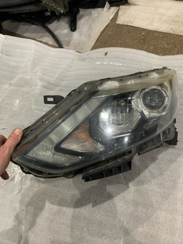 NISSAN 260604EH1B Фара левая в наличии Киев