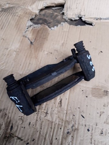 26225AG110 SUBARU Скоба тормозного суппорта переднего купить в Каменское