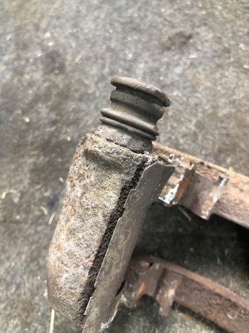 SUBARU 26225AG110 Скоба суппорта в наличии Запорожье