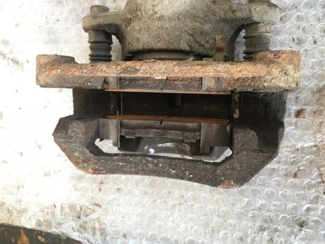 26625AJ000 SUBARU Скоба заднего суппорта купить в Днепр