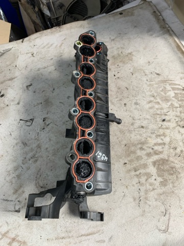 Впускной коллектор 283102A690 HYUNDAI