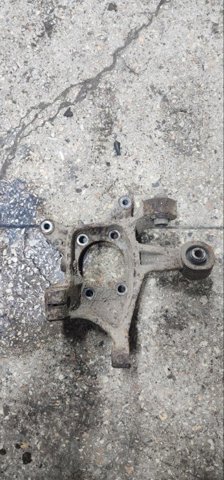 Цапфа поворотного кулака 28411SC000 SUBARU