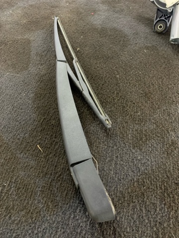 Поводок дворника заднего стекла 28781CJ00A NISSAN