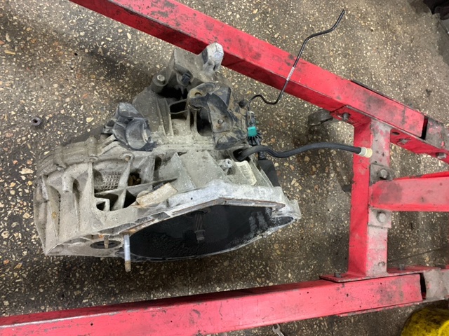 320105557R RENAULT КПП в сборе (механическая коробка передач) купить в Винница