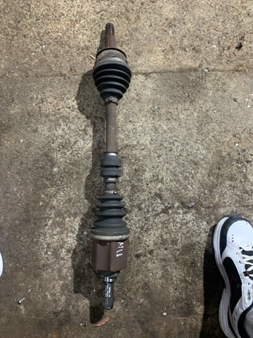 Левая полуось 391014EA0A NISSAN