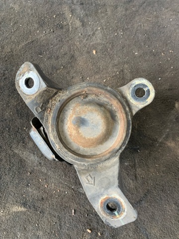 Правая подушка ДВС 41022AG021 SUBARU