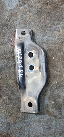 Кронштейн подушки (опоры) двигателя, правой 41031FA080 SUBARU