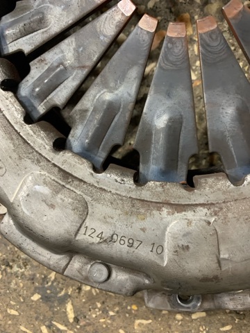 HYUNDAI 4130032021 Корзина сцепления в наличии Ровно