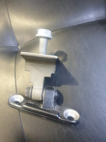 Петля передней двери, правой 41517259592 BMW