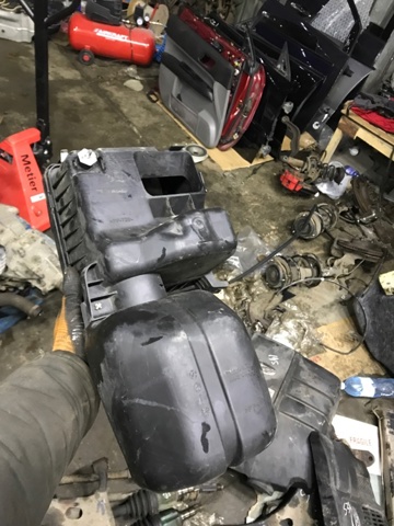 SUBARU 46052AG050 Корпус воздушного фильтра, нижняя часть в наличии Тернополь